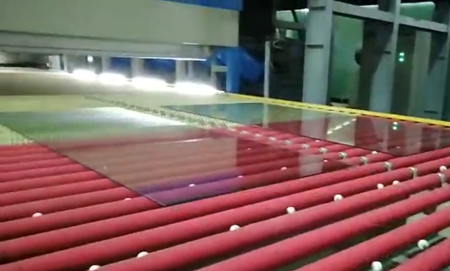 俯冲玻璃钢化炉设备案例视频